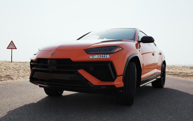 Lamborghini Urus S - image 4