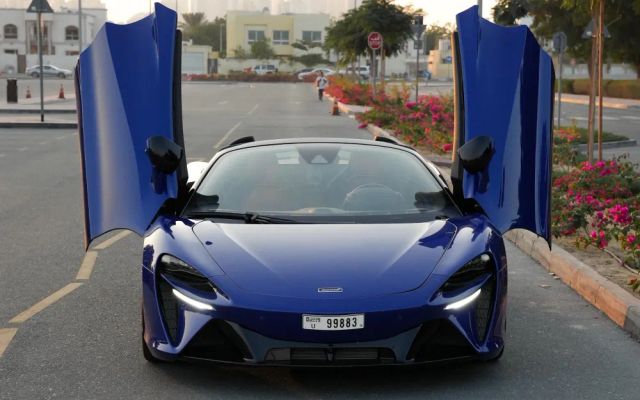 MCLAREN ARTURA SPIDER - image 3