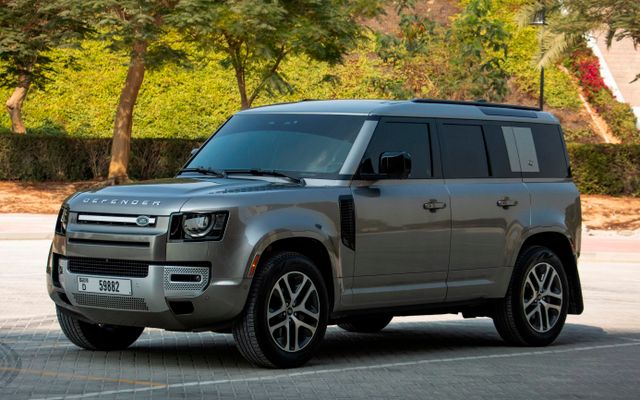 Land Rover Defender 2022 - image 1
