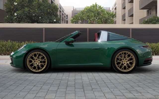 PORSCHE 911 TARGA 4 - image 3
