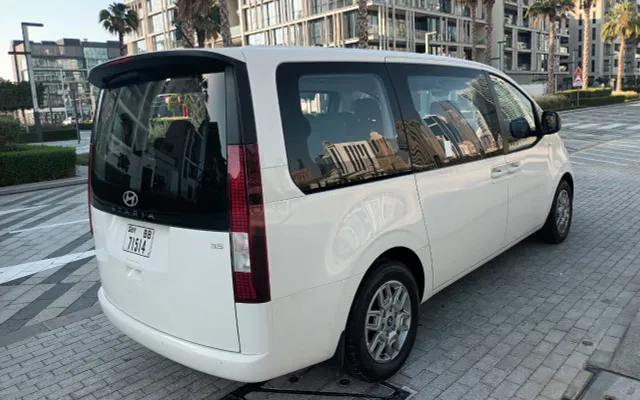 Hyundai Staria - image 4