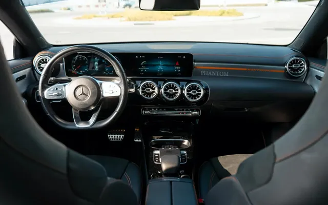 MERCEDES CLA250 - image 4