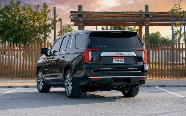 GMC YUKON DENALI - image 4