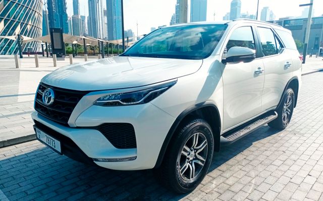TOYOTA FORTUNER - image 1