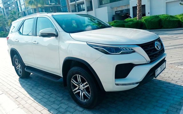 TOYOTA FORTUNER - image 4