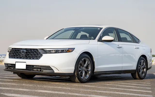 Honda Accord - image 1