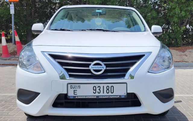 Nissan Sunny - image 3