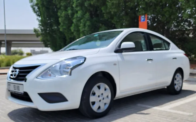 Nissan Sunny - image 1