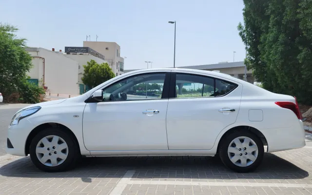 Nissan Sunny - image 2