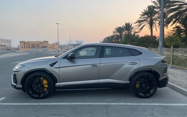 LAMBORGHINI URUS MY20 - image 2