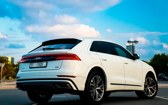 AUDI Q8 - image 3