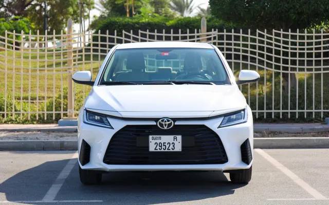 Toyota Yaris - image 2