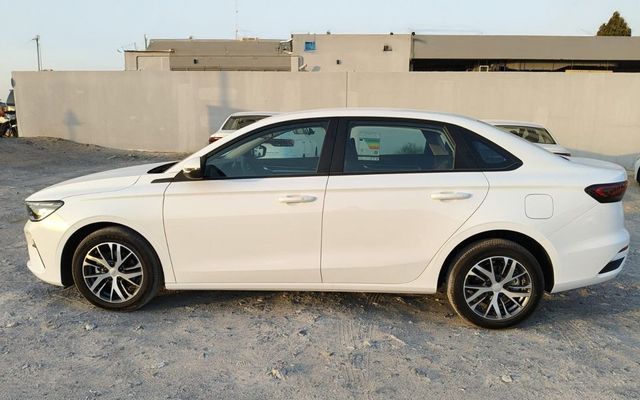 Geely Emgrand - image 2