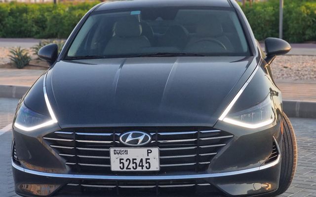 Hyundai Sonata SE - image 2