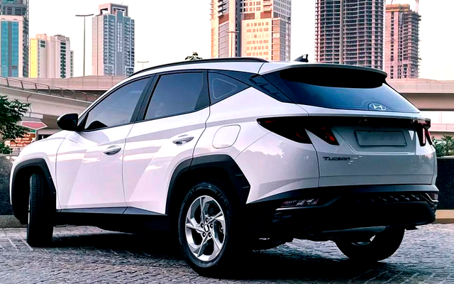 HYUNDAI TUCSON - image 4