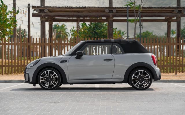 Mini Cooper S Convertible - image 3
