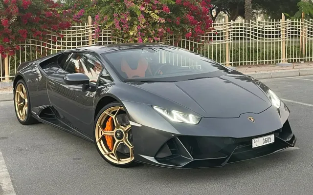 LAMBORGHINI HURACAN - image 2