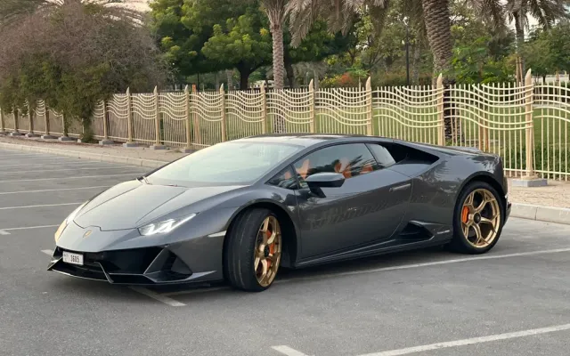 LAMBORGHINI HURACAN - image 1