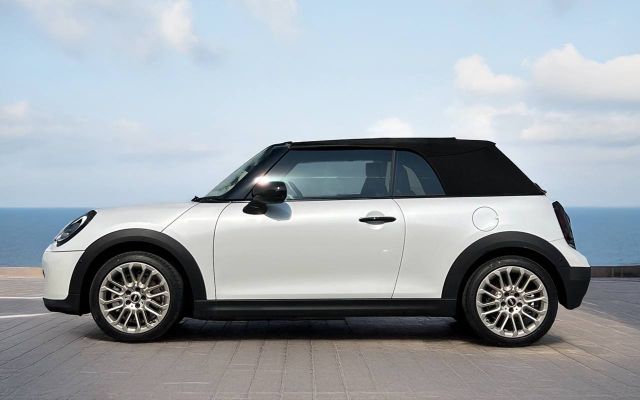 MINI COOPER - image 2