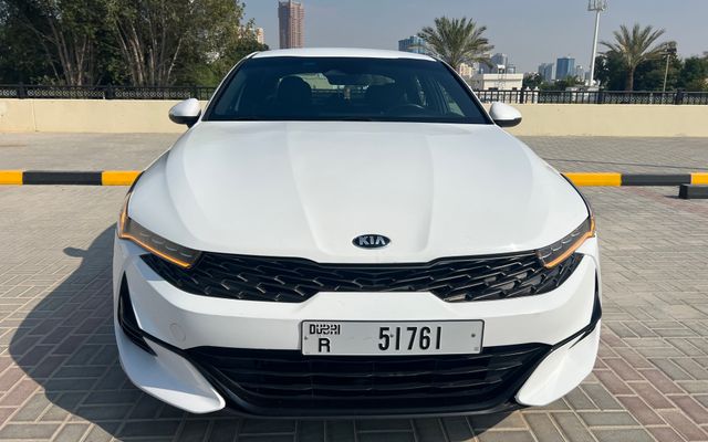Kia K5 - image 1