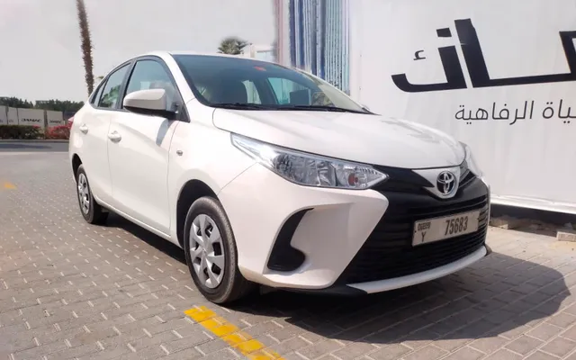 TOYOTA YARIS - image 3