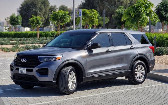 Ford Explorer - image 1