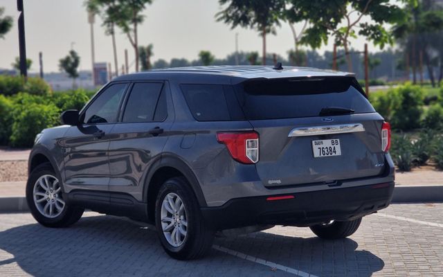 Ford Explorer - image 4