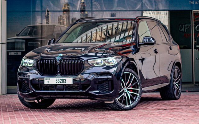BMW X5 - image 1