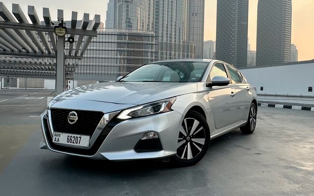Nissan Altima - image 1