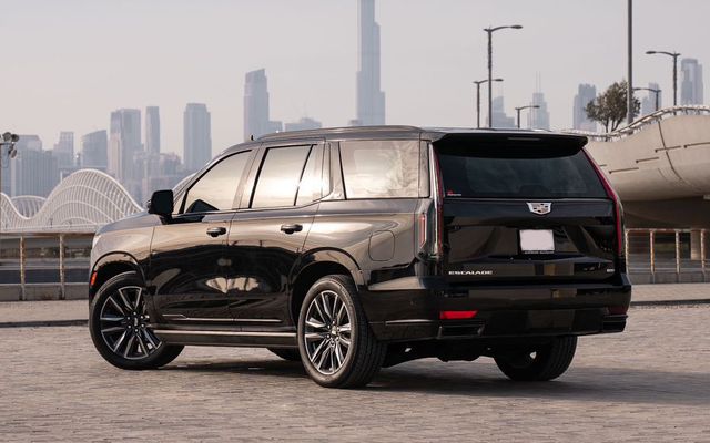 Cadillac Escalade Sport – Picture 3