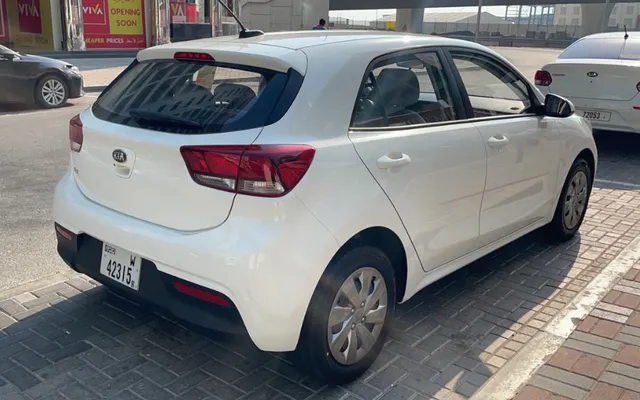 Kia Rio - image 4