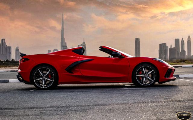 Chevrolet Corvette Convertible Red - image 2
