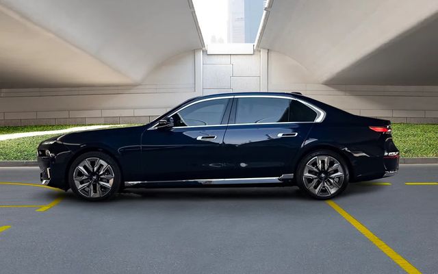 BMW 740 - image 3