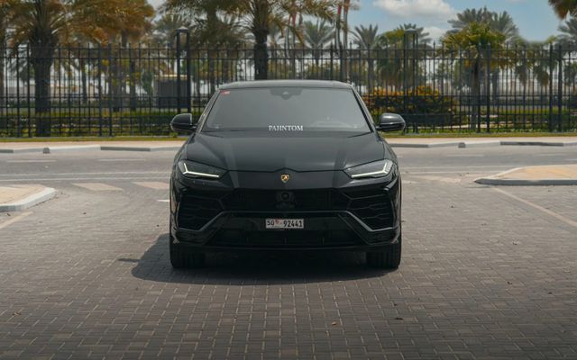 LAMBORGHINI URUS - image 3