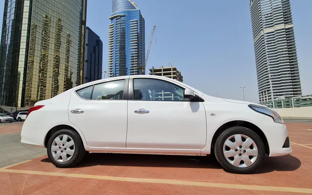 Nissan Sunny - image 2