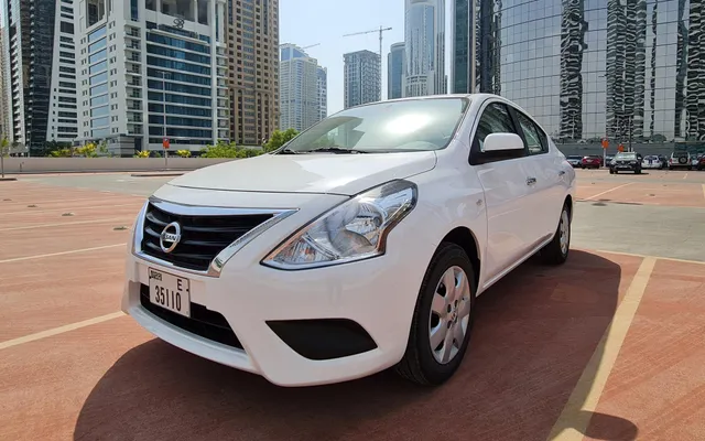 Nissan Sunny - image 1