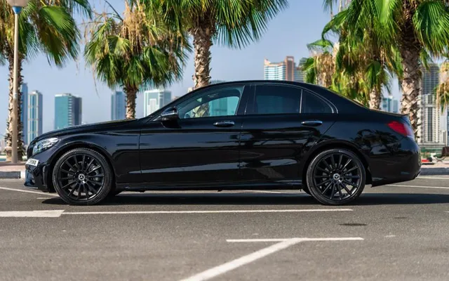MERCEDES C300-4DOOR - image 2