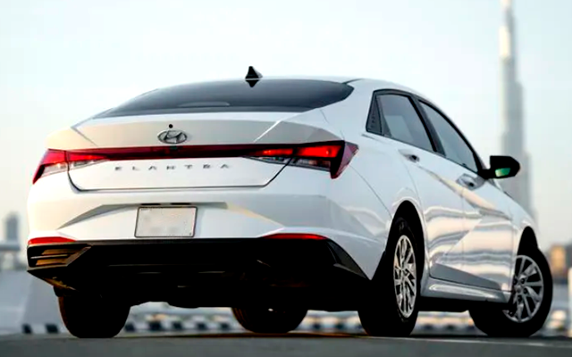 HYUNDAI ELANTRA - image 2