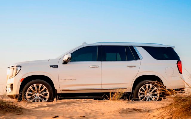 GMC Yukon - image 2