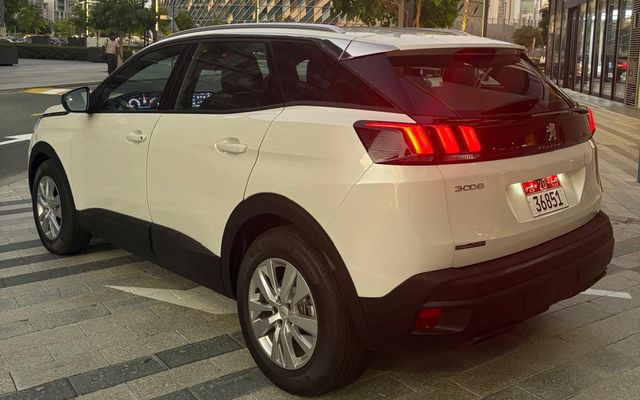 PEUGEOT 3008 - image 3