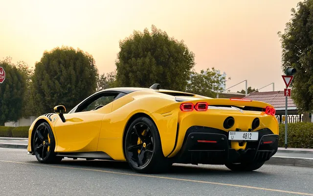 FERRARI SF90 STRADALE - image 4