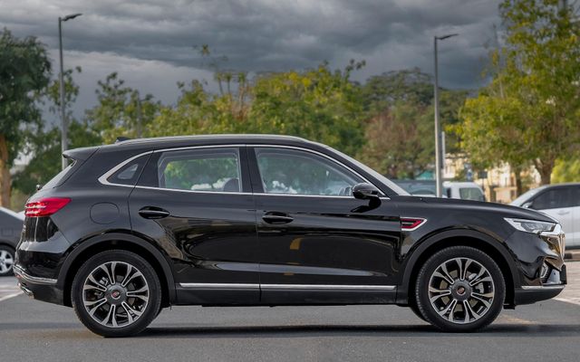 Hongqi HS5 - image 2