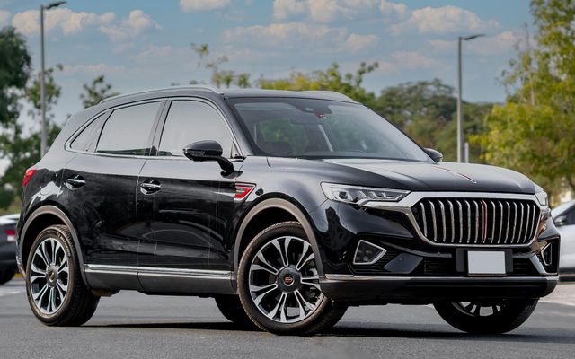 Hongqi HS5 - image 1