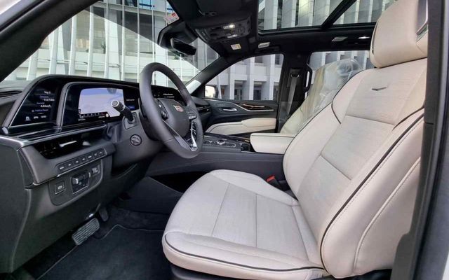 CADILLAC ESCALADE 2023 - image 4
