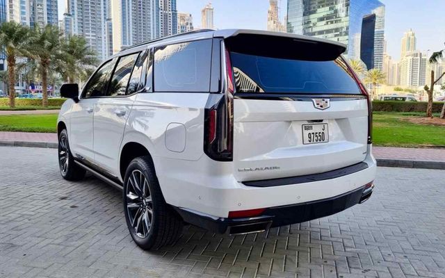 CADILLAC ESCALADE 2023 - image 3