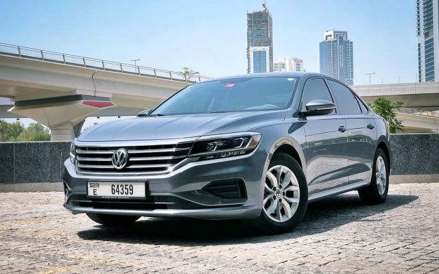 Volkswagen Passat - image 1