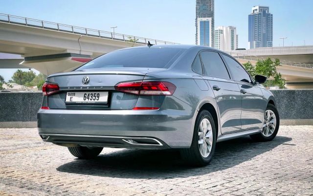 Volkswagen Passat - image 4