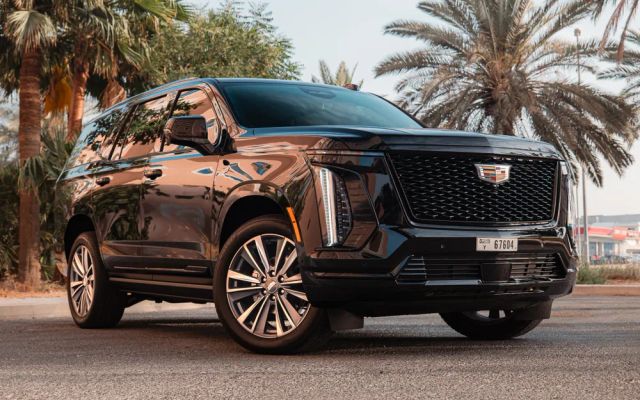 Cadillac Escalade - image 1