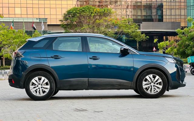 PEUGEOT 3008 - image 2