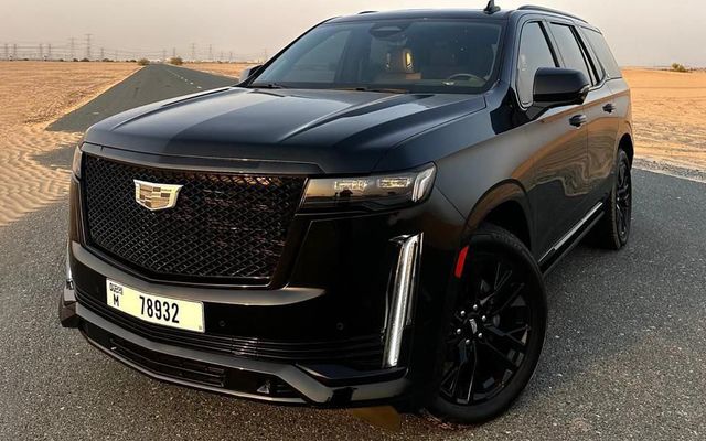 Cadillac Escalade - image 1